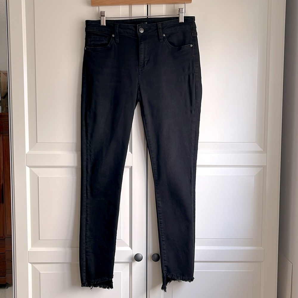 Joes Jeans skinny raw hem black jeans. Size US 29